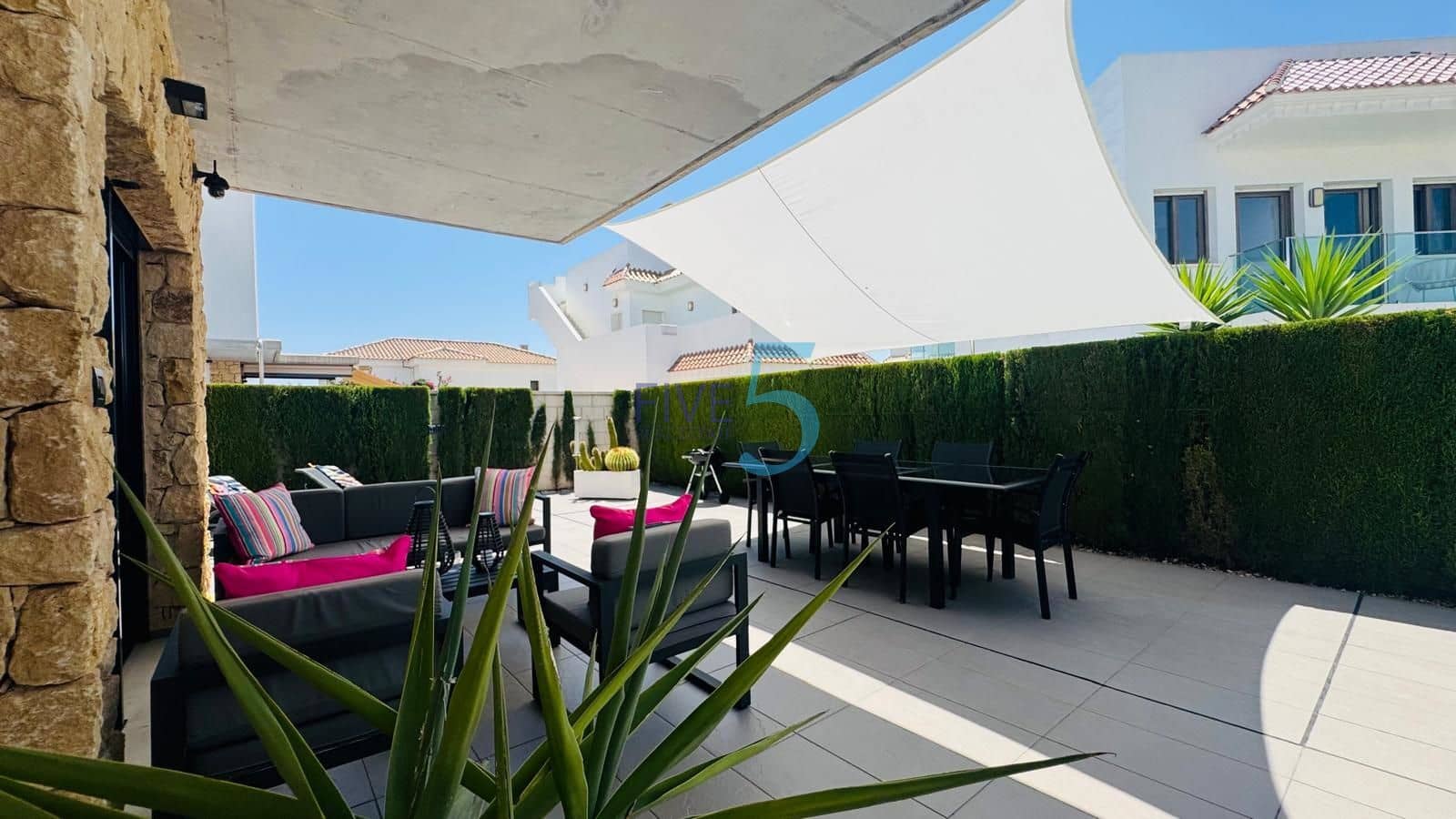 3 soveværelse Villa til salg i Ciudad Quesada med swimmingpool garage - € 520.000 (Ref: 9954580)