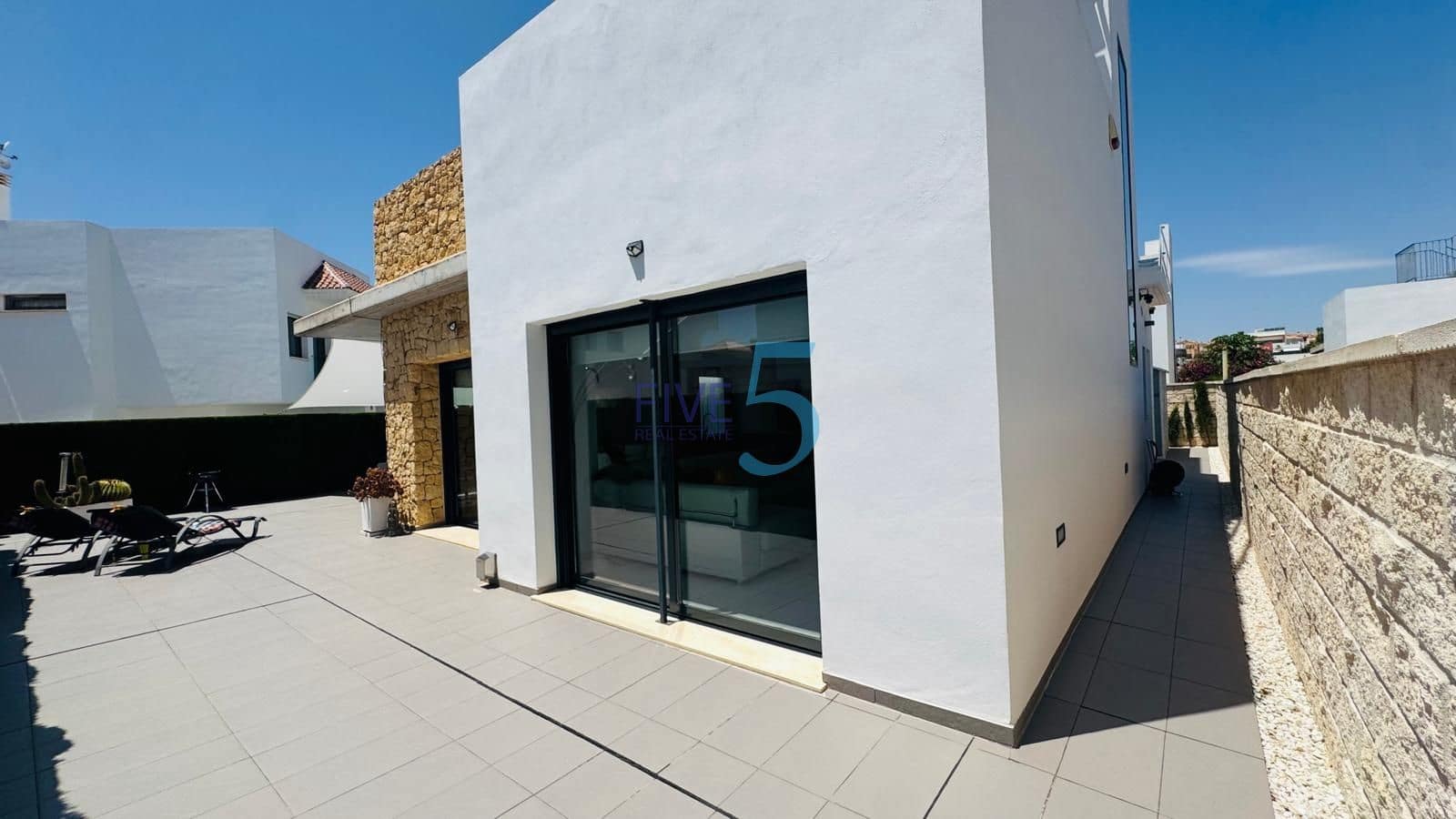 3 soveværelse Villa til salg i Ciudad Quesada med swimmingpool garage - € 520.000 (Ref: 9954580)