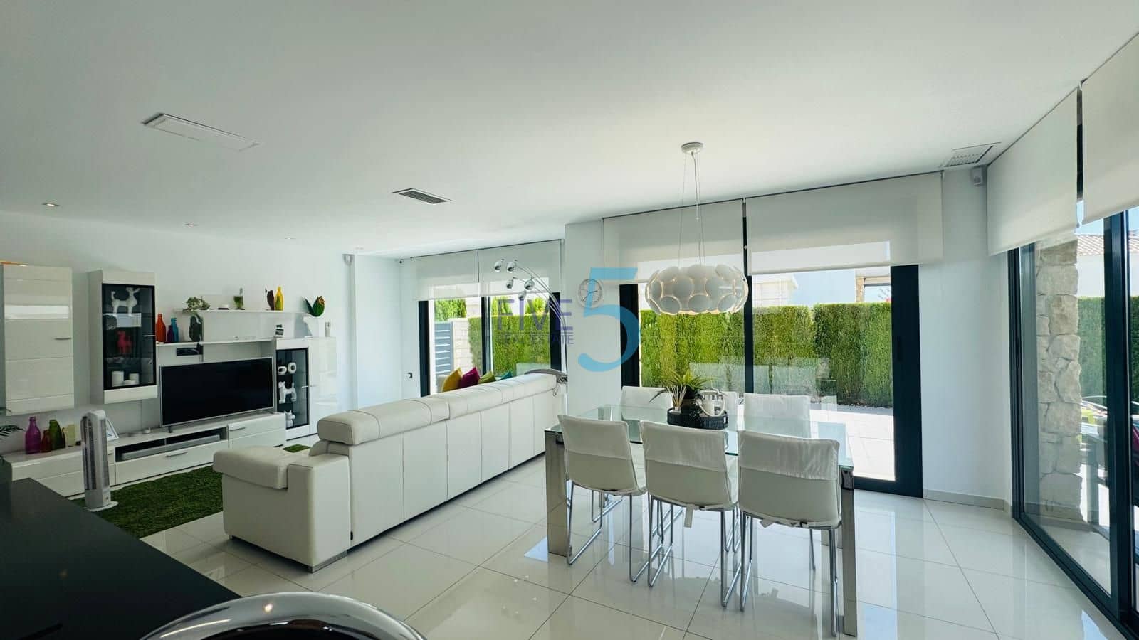 3 soveværelse Villa til salg i Ciudad Quesada med swimmingpool garage - € 520.000 (Ref: 9954580)