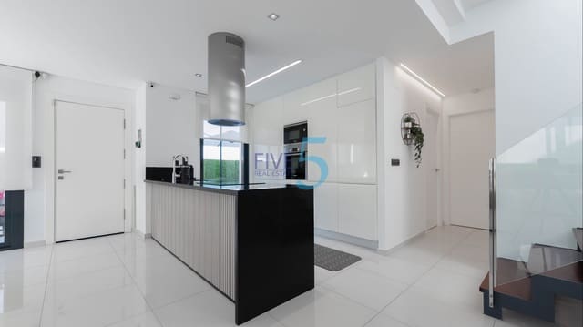 3 sovrum Villa till salu i Ciudad Quesada, Rojales med pool garage - 520 000 € (Ref: 9954580)