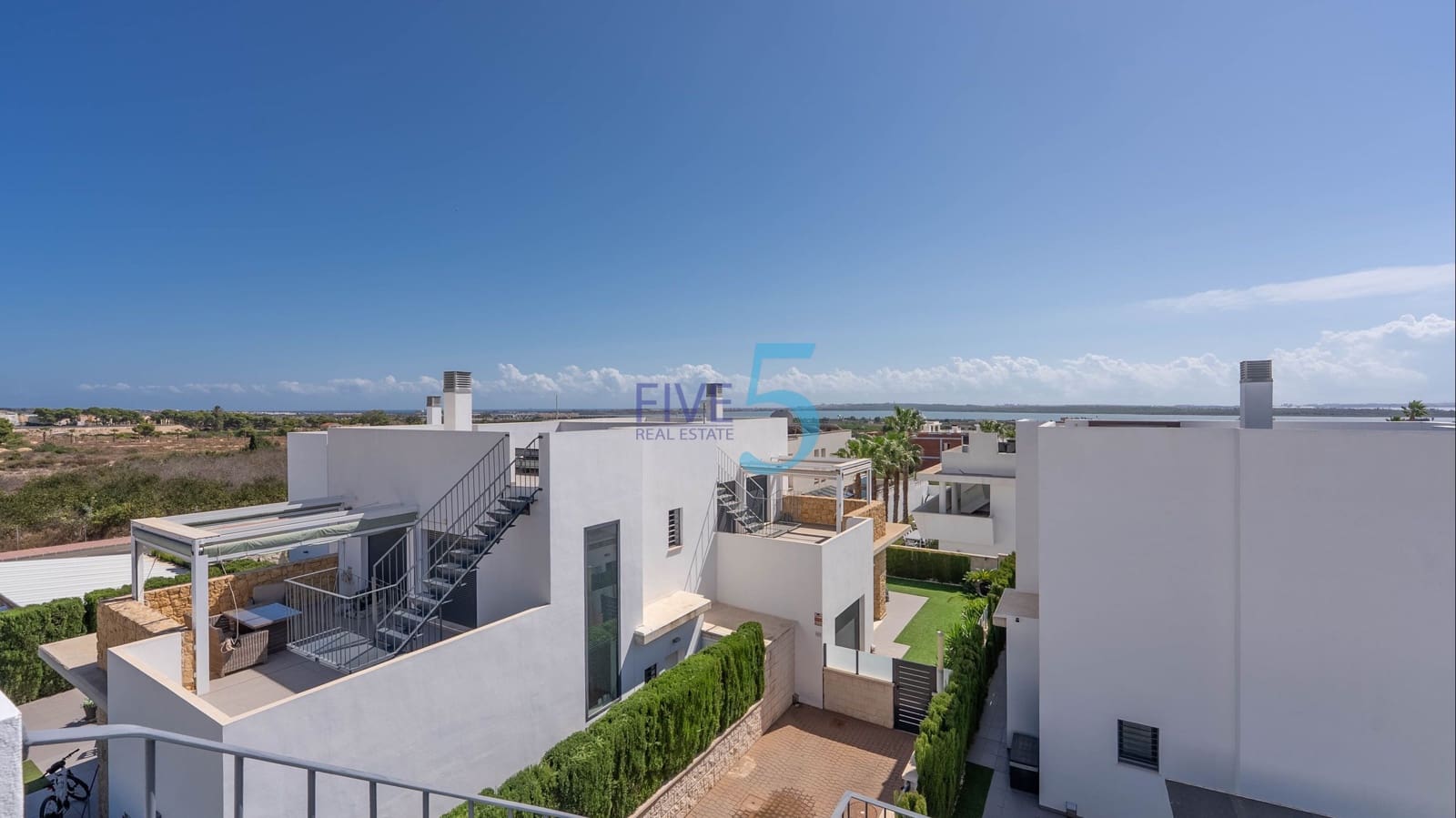 3 soveværelse Villa til salg i Ciudad Quesada med swimmingpool garage - € 499.999 (Ref: 9954580)