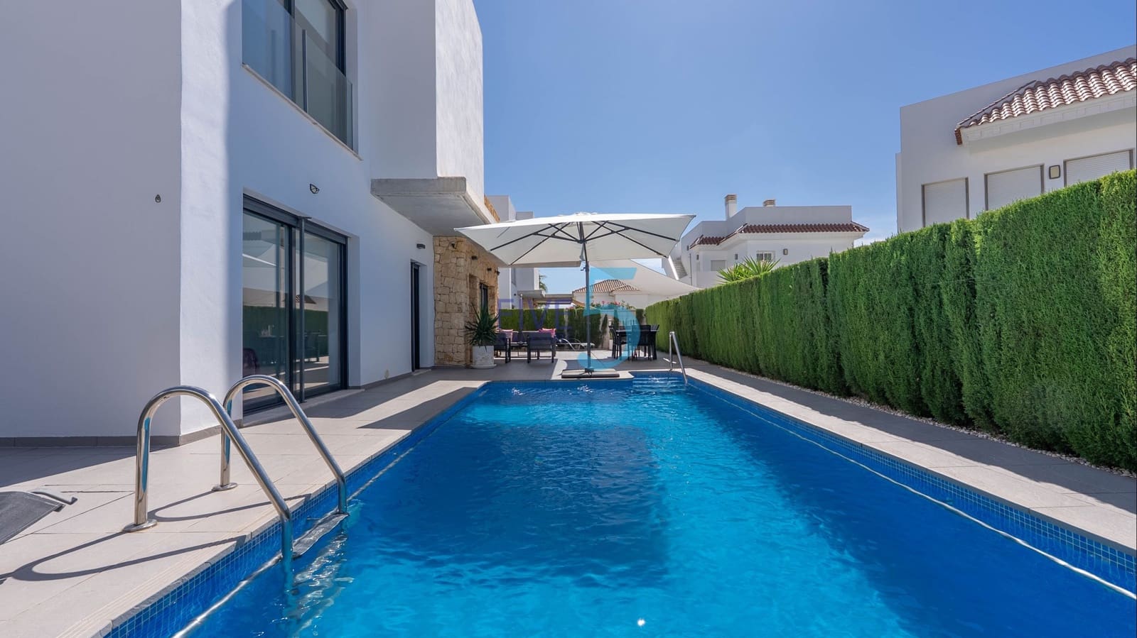 3 soveværelse Villa til salg i Ciudad Quesada med swimmingpool garage - € 499.999 (Ref: 9954580)