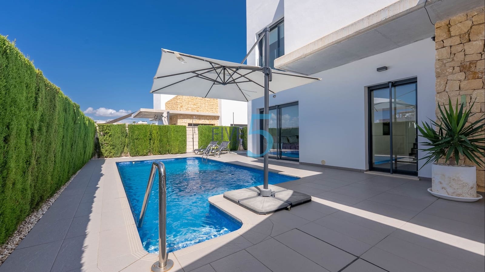 3 soveværelse Villa til salg i Ciudad Quesada med swimmingpool garage - € 499.999 (Ref: 9954580)