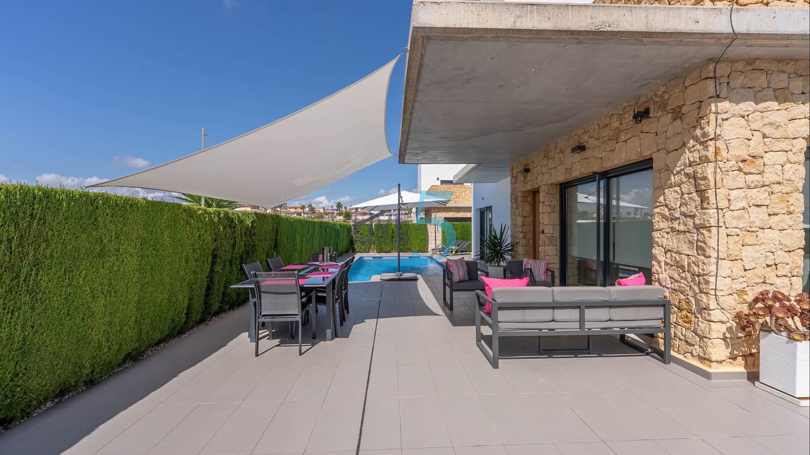 3 soveværelse Villa til salg i Ciudad Quesada med swimmingpool garage - € 499.999 (Ref: 9954580)