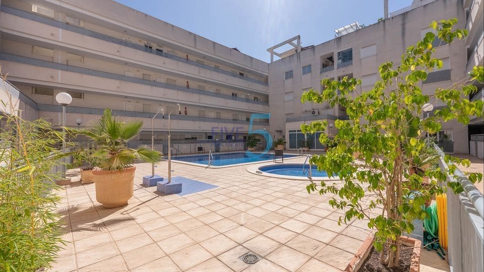 2 soveværelse Lejlighed til salg i Almoradi med swimmingpool - € 111.000 (Ref: 9955438)