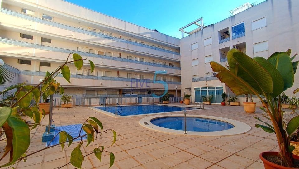 2 soveværelse Lejlighed til salg i Almoradi med swimmingpool - € 111.000 (Ref: 9955438)