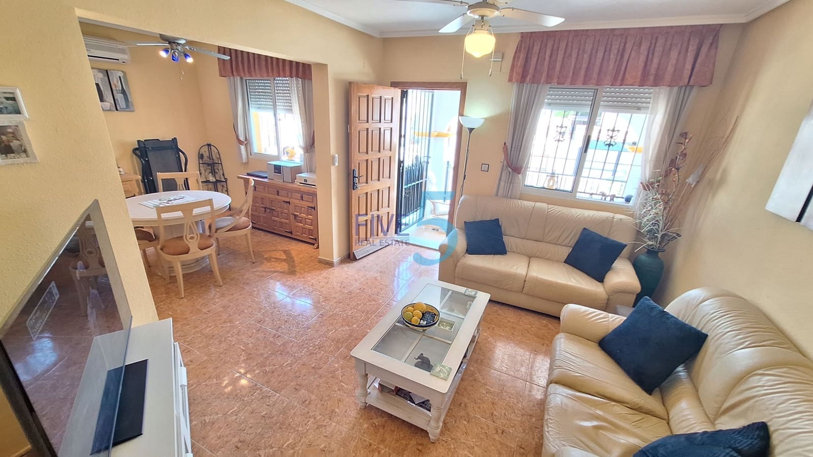 2 bedroom Townhouse for sale in San Fulgencio with pool garage - € 192,000 (Ref: 9955995)
