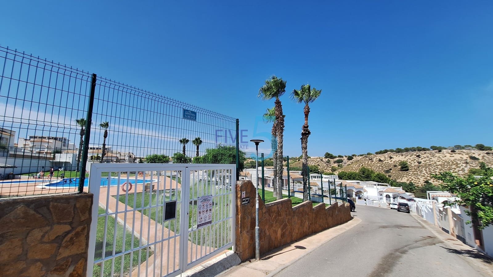 2 bedroom Townhouse for sale in San Fulgencio with pool garage - € 192,000 (Ref: 9955995)