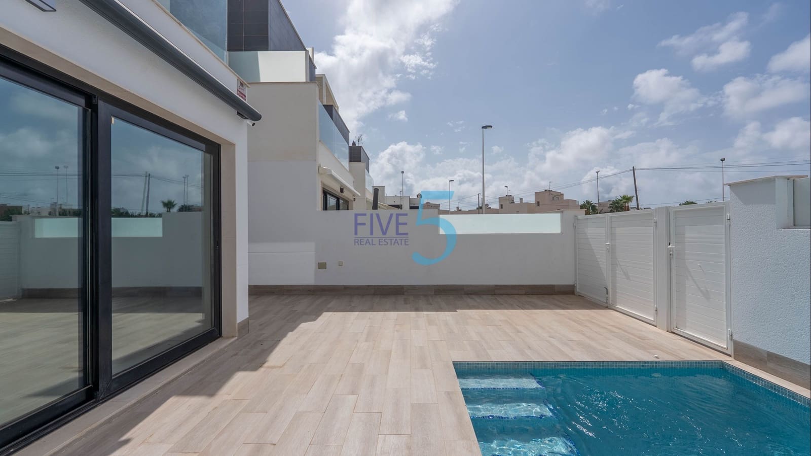3 bedroom Villa for sale in San Pedro del Pinatar with pool garage - € 329,000 (Ref: 9958446)