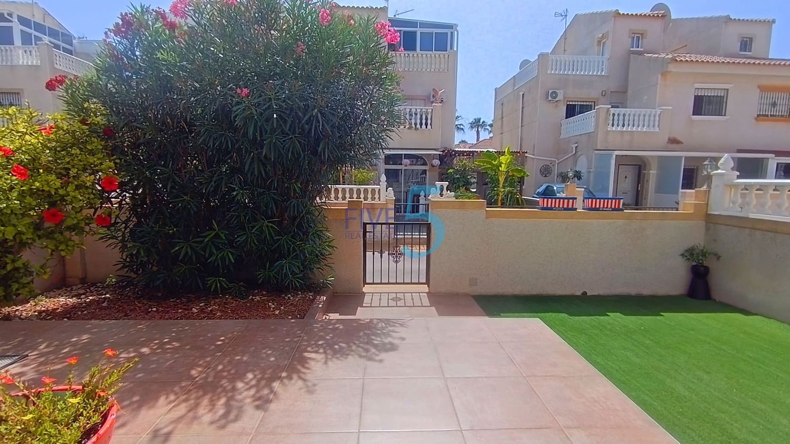 2 camera da letto Casa in vendita in Torrevieja con piscina - 195.000 € (Rif: 9961666)