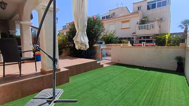 2 soverom Hus til salgs i Torrevieja med svømmebasseng - € 195 000 (Ref: 9961666)