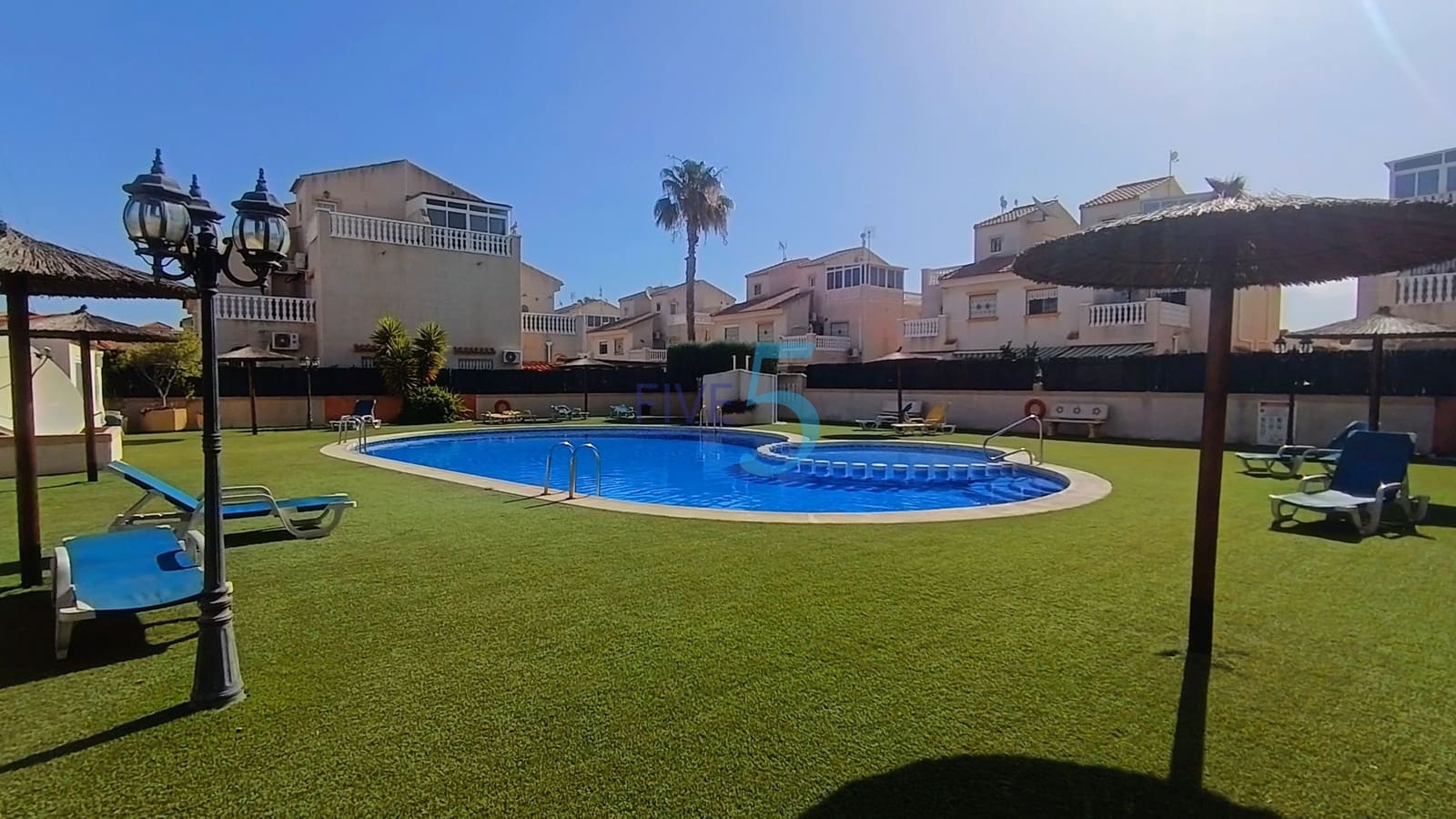 2 camera da letto Casa in vendita in Torrevieja con piscina - 195.000 € (Rif: 9961666)