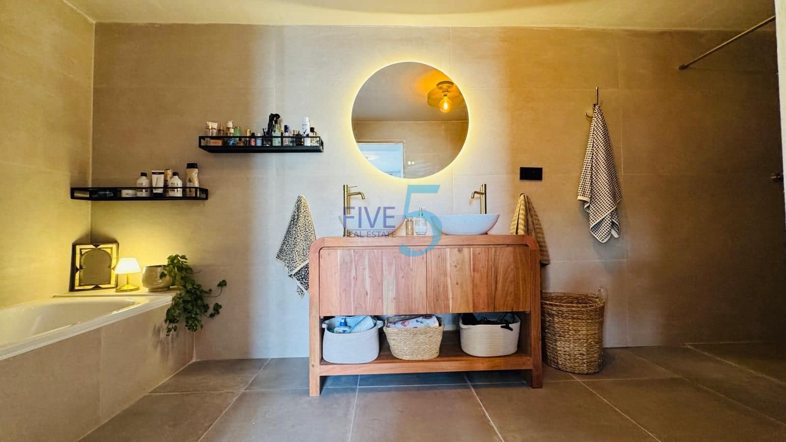 3 bedroom Villa for sale in Villamartin with pool garage - € 419,900 (Ref: 9964033)