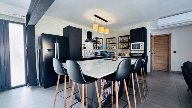 3 soveværelse Villa til salg i Villamartin, Orihuela med swimmingpool garage - € 419.900 (Ref: 9964033)