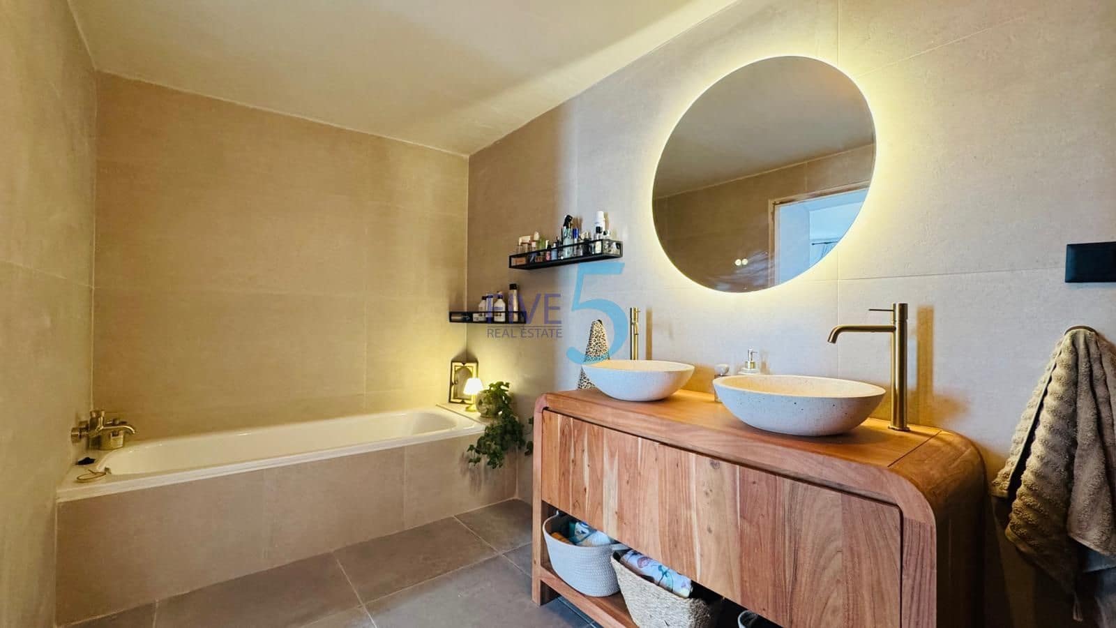 3 bedroom Villa for sale in Villamartin with pool garage - € 419,900 (Ref: 9964033)