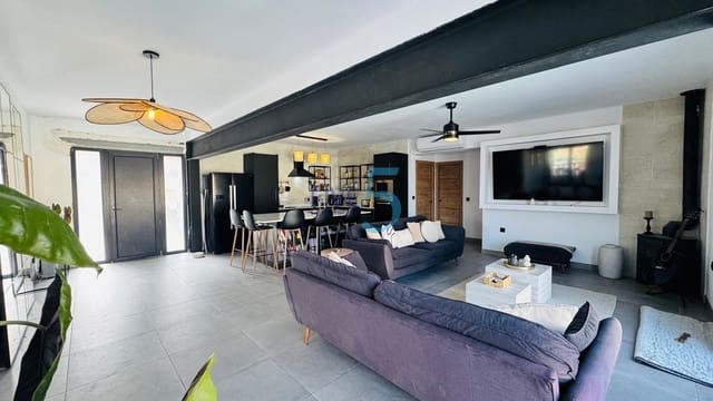 3 soveværelse Villa til salg i Villamartin, Orihuela med swimmingpool garage - € 419.900 (Ref: 9964033)