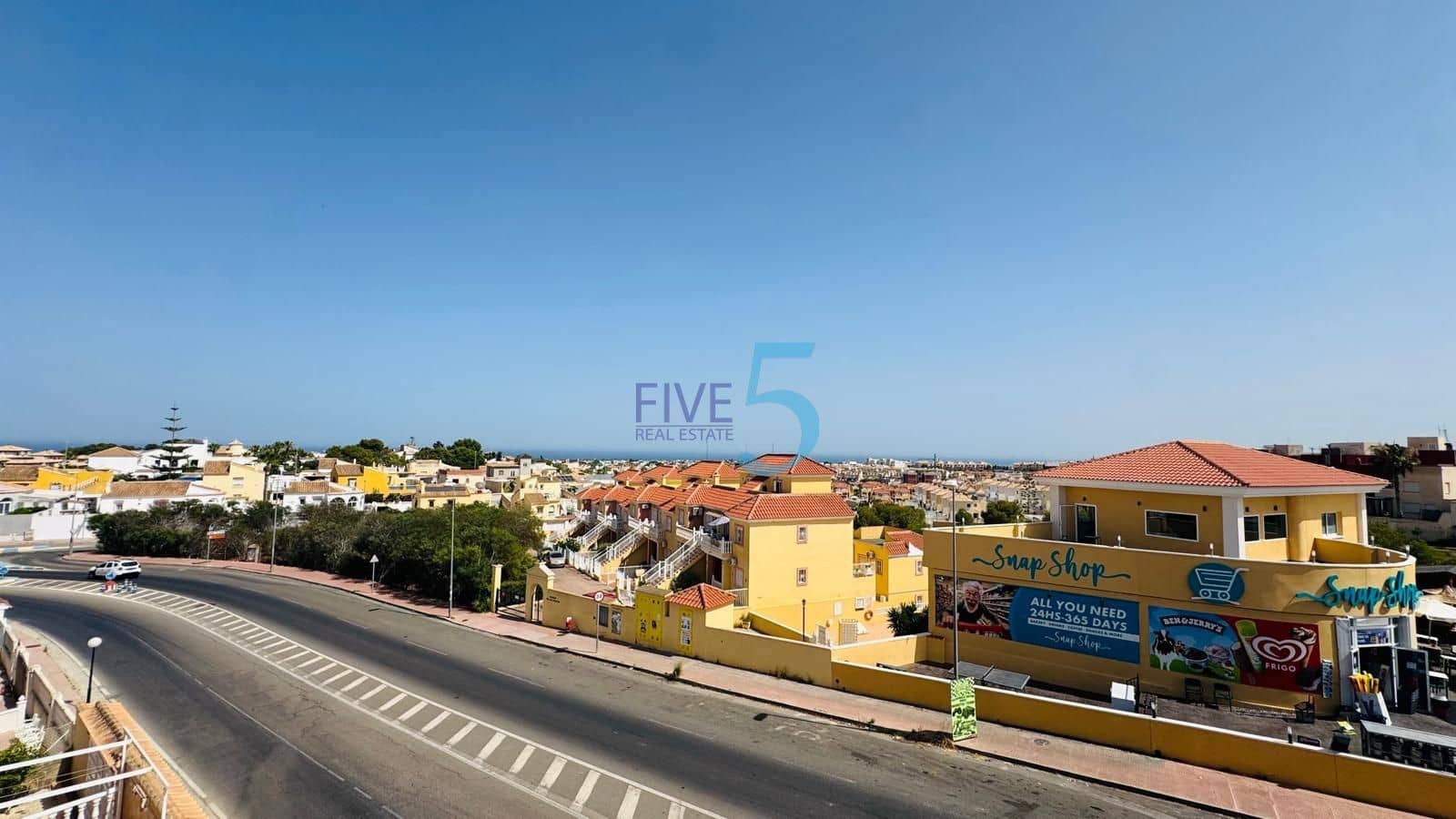 3 bedroom Villa for sale in Villamartin with pool garage - € 419,900 (Ref: 9964033)