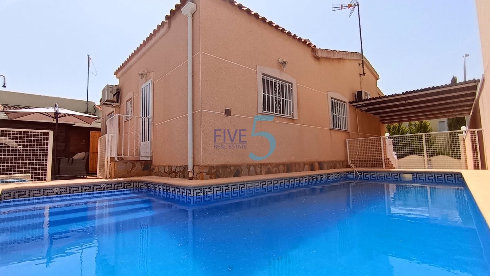 3 bedroom Villa for sale in San Fulgencio with pool - € 249,999 (Ref: 9965580)