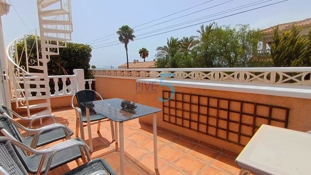 Chalet de 3 habitaciones en San Fulgencio en venta con piscina - 249.999 € (Ref: 9965580)