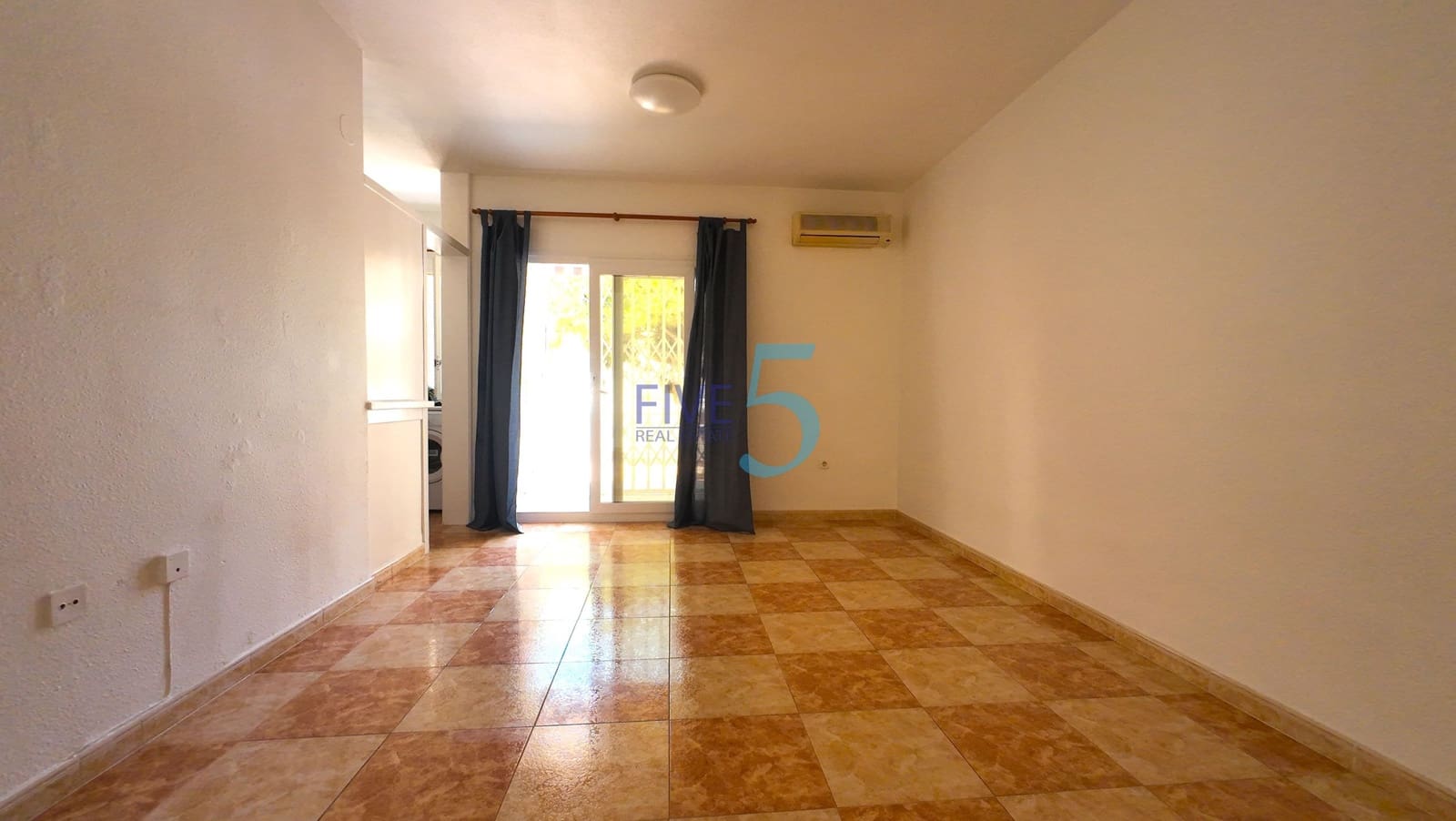 2 bedroom Apartment for sale in Los Balcones with pool - € 137,500 (Ref: 9965582)
