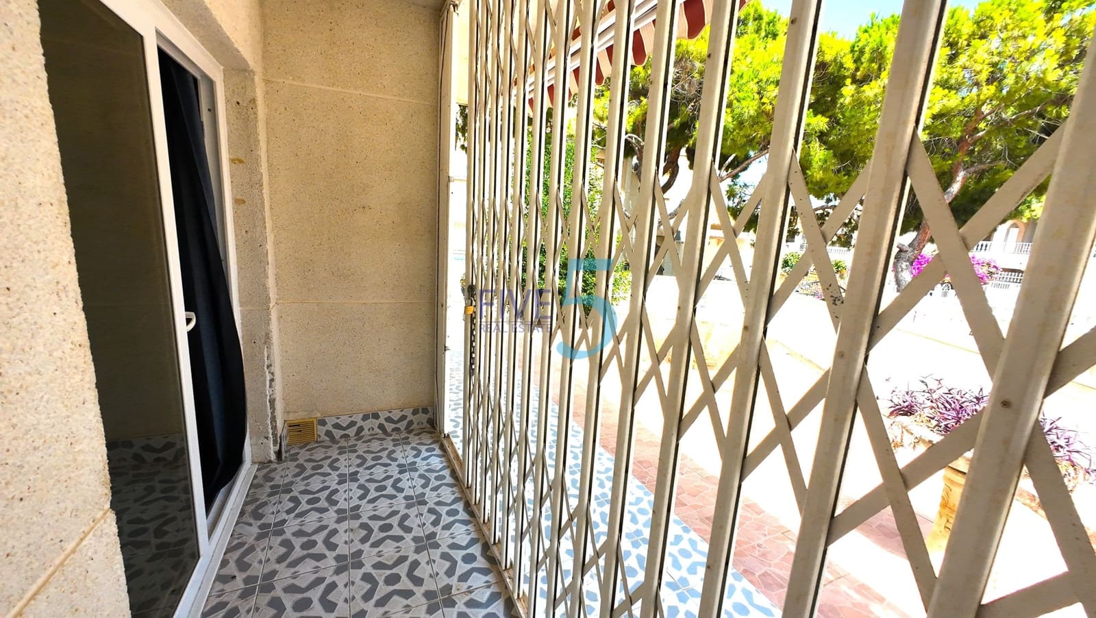 2 bedroom Apartment for sale in Los Balcones with pool - € 137,500 (Ref: 9965582)