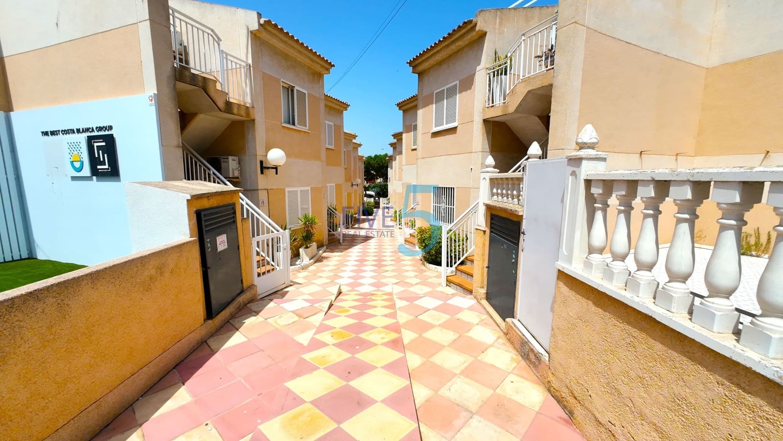 2 bedroom Apartment for sale in Los Balcones with pool - € 137,500 (Ref: 9965582)