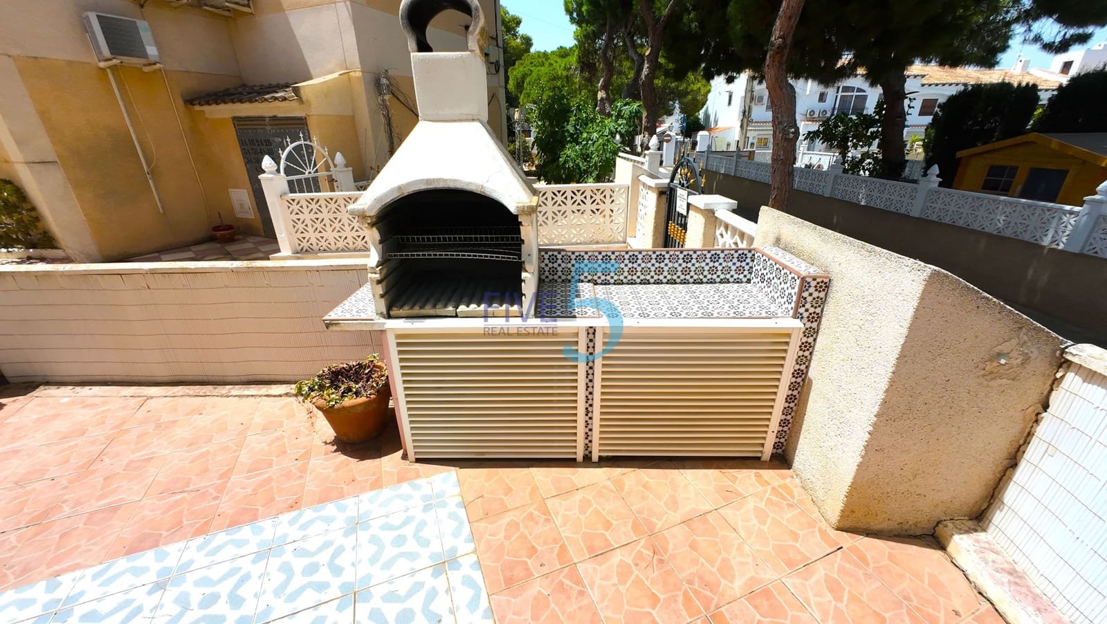 2 bedroom Apartment for sale in Los Balcones with pool - € 137,500 (Ref: 9965582)