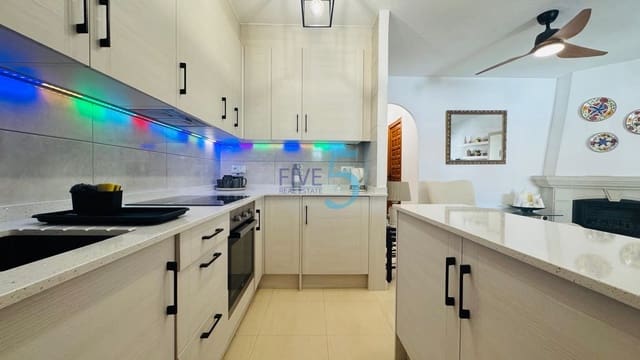 2 soverom Hus til salgs i Villamartin, Orihuela med svømmebasseng - € 239 000 (Ref: 9965732)