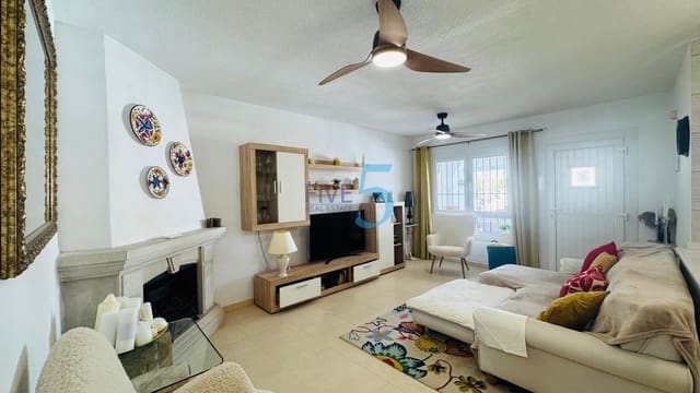2 soverom Hus til salgs i Villamartin, Orihuela med svømmebasseng - € 239 000 (Ref: 9965732)