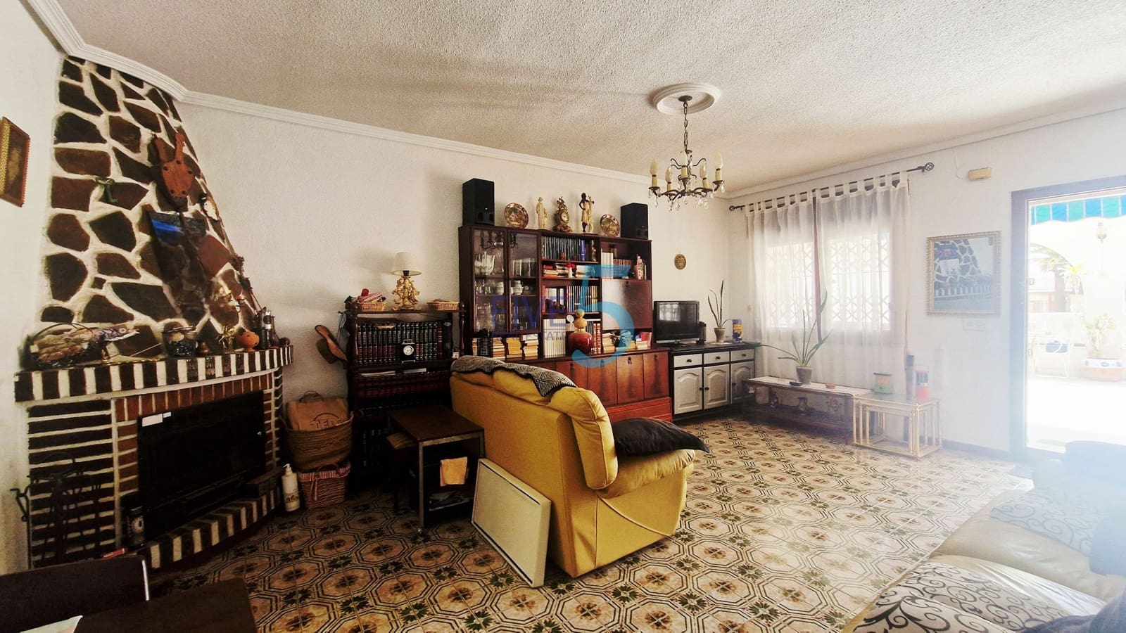3 bedroom Villa for sale in Los Balcones with garage - € 240,000 (Ref: 9965733)