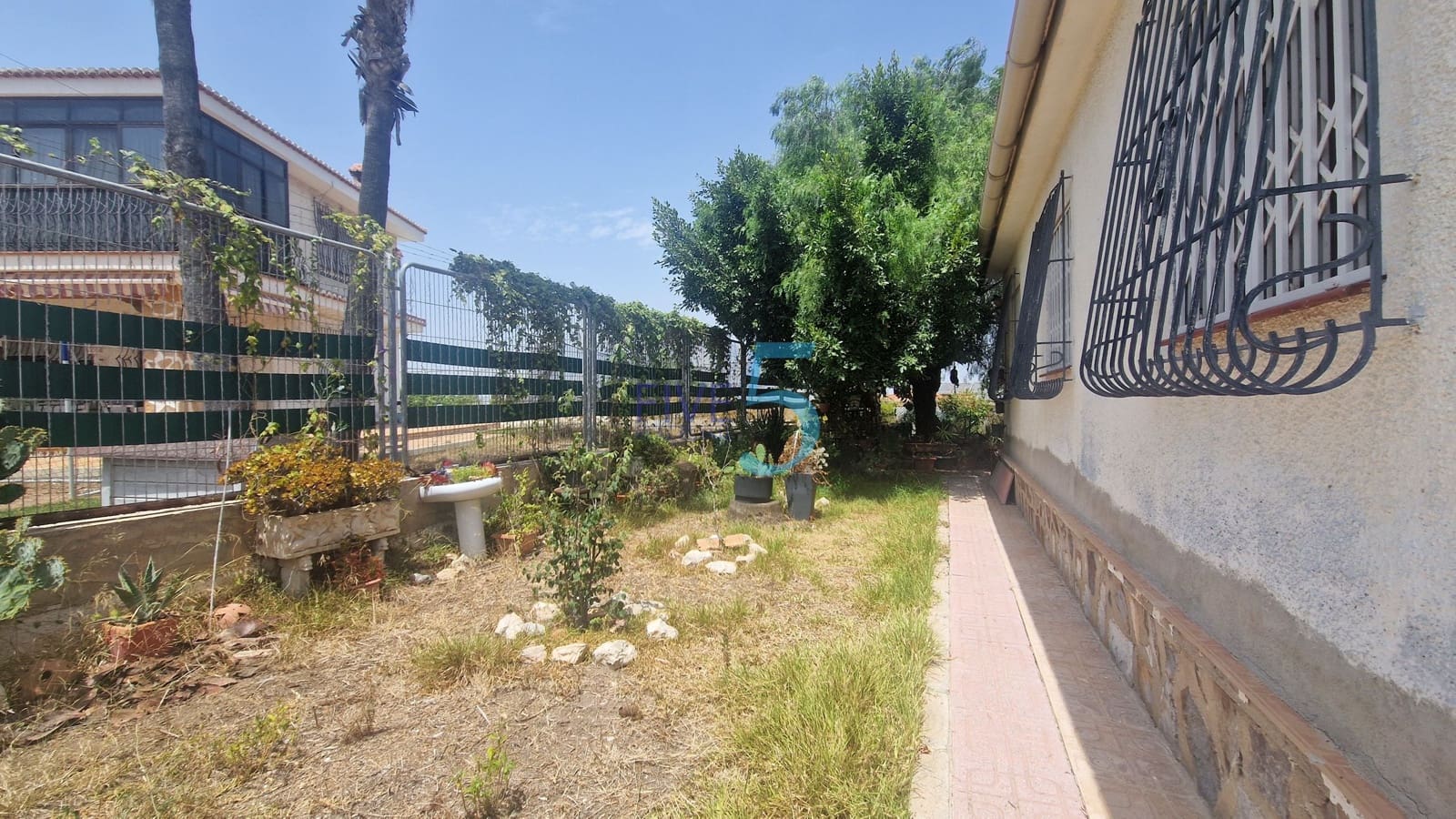 3 bedroom Villa for sale in Los Balcones with garage - € 240,000 (Ref: 9965733)