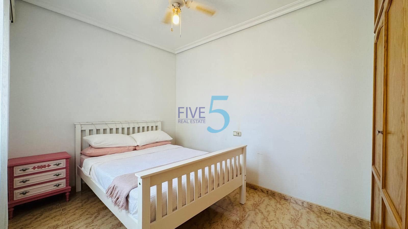 3 soverom Hus til salgs i Villamartin med svømmebasseng garasje - € 229 000 (Ref: 9965913)