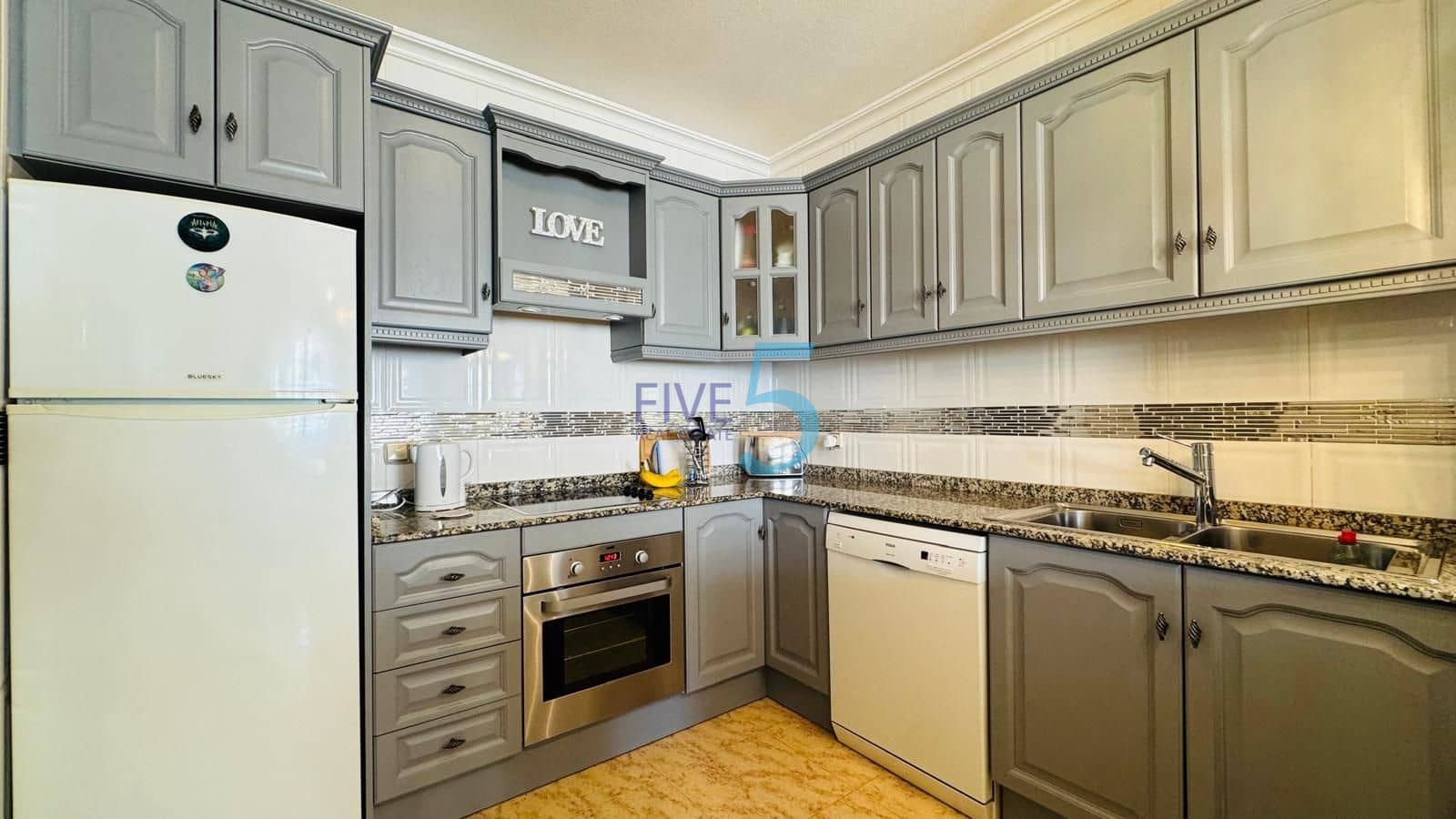 3 soverom Hus til salgs i Villamartin med svømmebasseng garasje - € 229 000 (Ref: 9965913)