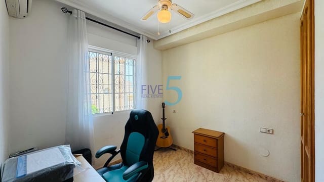 3 soverom Hus til salgs i Villamartin, Orihuela med svømmebasseng garasje - € 229 000 (Ref: 9965913)