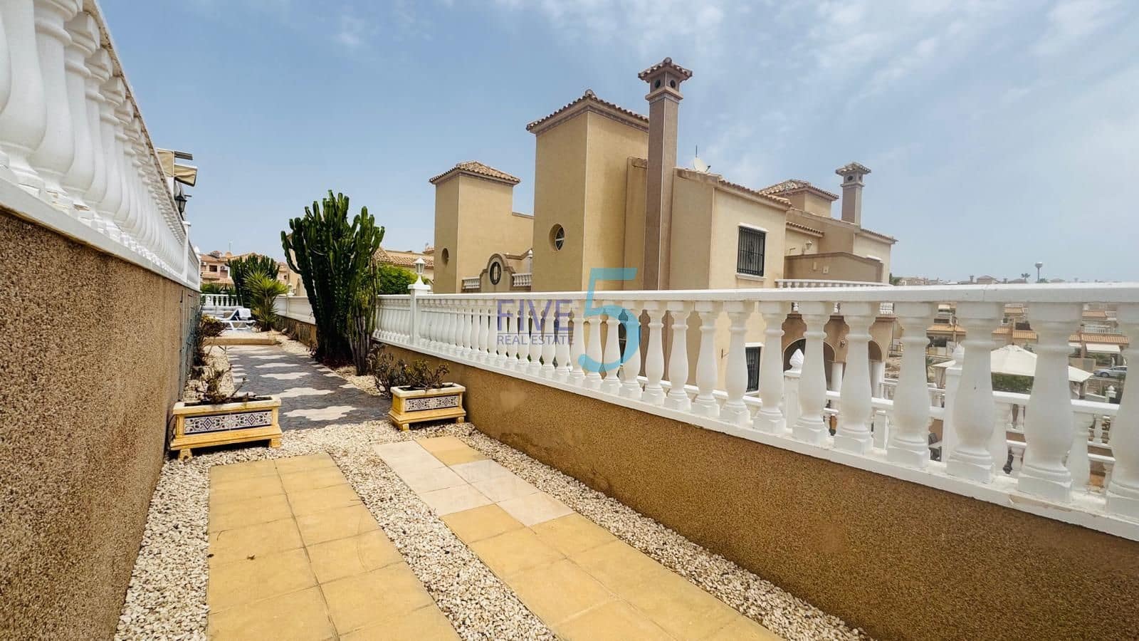 3 soverom Hus til salgs i Villamartin med svømmebasseng garasje - € 229 000 (Ref: 9965913)