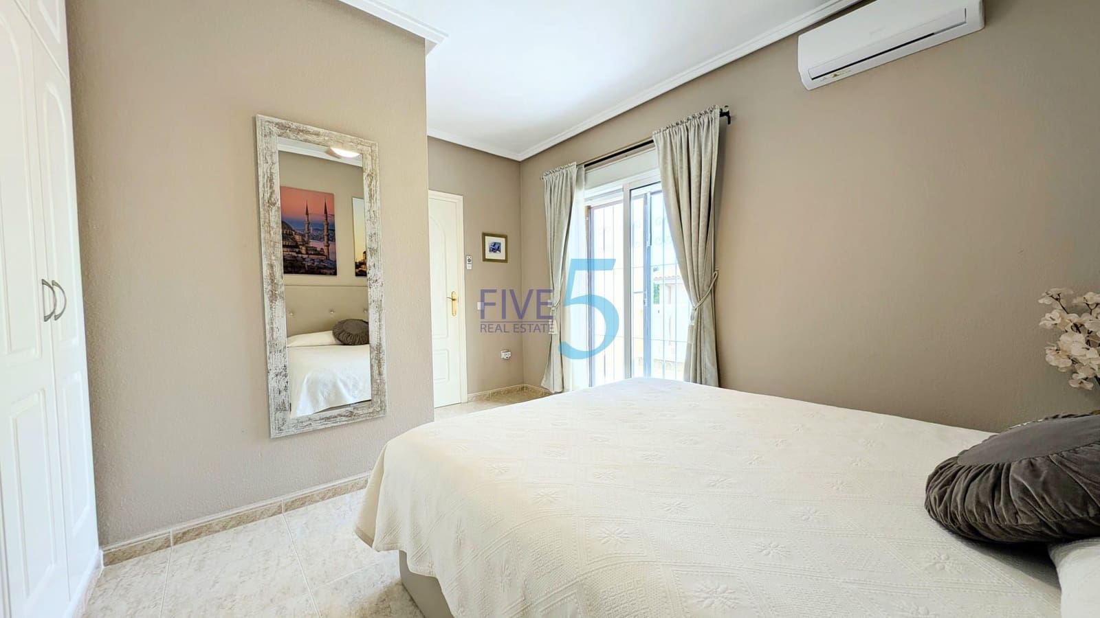 3 chambre Villa/Maison Semi-Mitoyenne à vendre à Ciudad Quesada avec piscine - 285 000 € (Ref: 9966957)