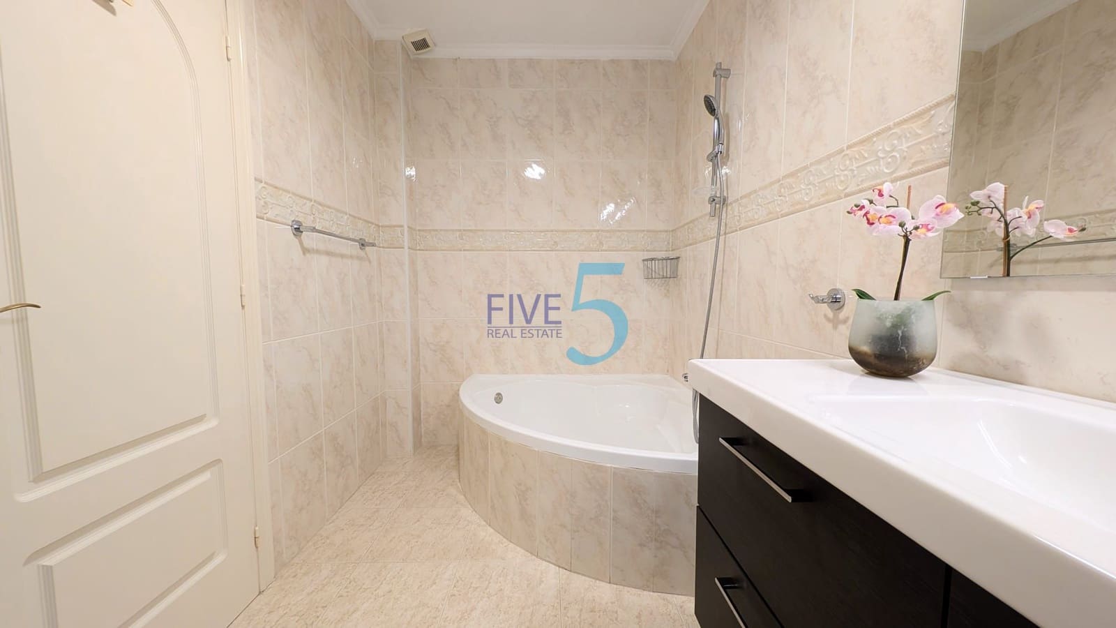 3 chambre Villa/Maison Semi-Mitoyenne à vendre à Ciudad Quesada avec piscine - 285 000 € (Ref: 9966957)