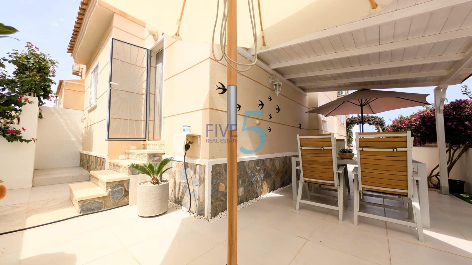 3 chambre Villa/Maison Semi-Mitoyenne à vendre à Ciudad Quesada avec piscine - 285 000 € (Ref: 9966957)