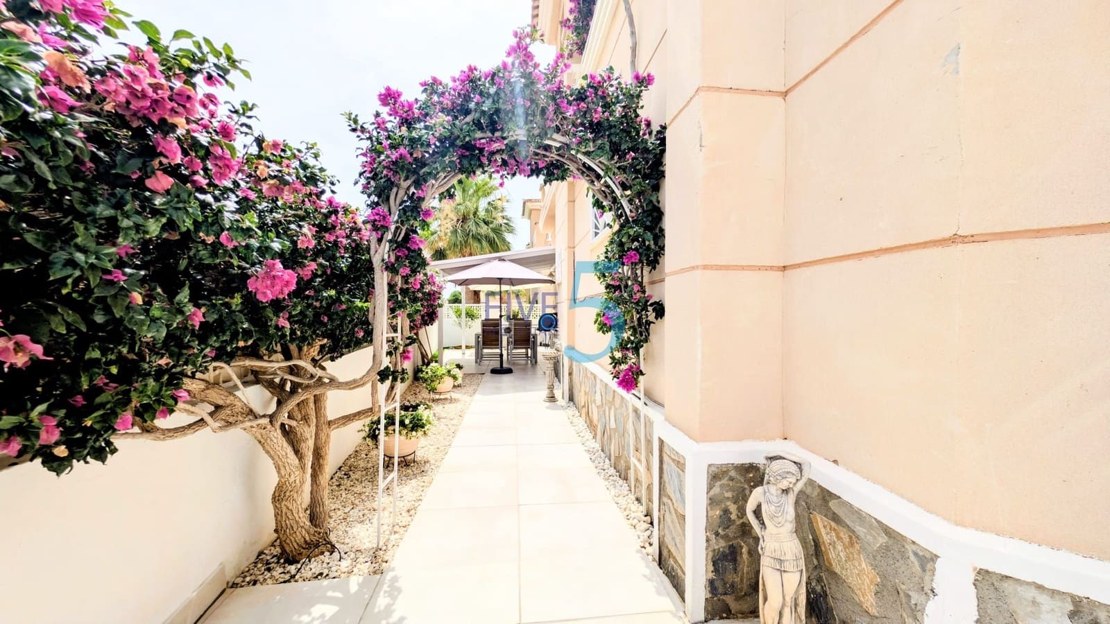 3 chambre Villa/Maison Semi-Mitoyenne à vendre à Ciudad Quesada avec piscine - 285 000 € (Ref: 9966957)