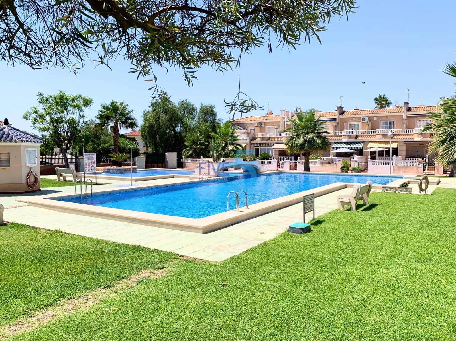 3 chambre Villa/Maison Semi-Mitoyenne à vendre à Ciudad Quesada avec piscine - 285 000 € (Ref: 9966957)