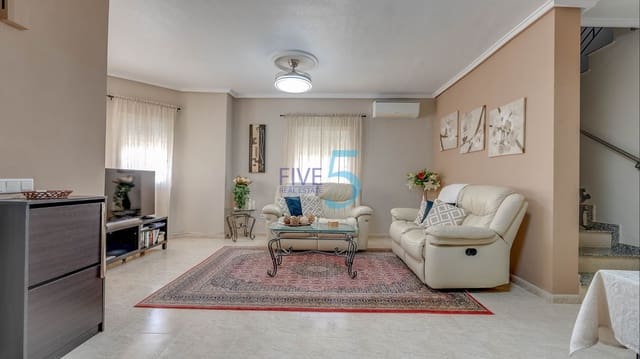 3 soverom Kjedet enebolig til salgs i Ciudad Quesada, Rojales med svømmebasseng - € 285 000 (Ref: 9966957)