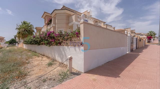 3 soverom Kjedet enebolig til salgs i Ciudad Quesada, Rojales med svømmebasseng - € 285 000 (Ref: 9966957)