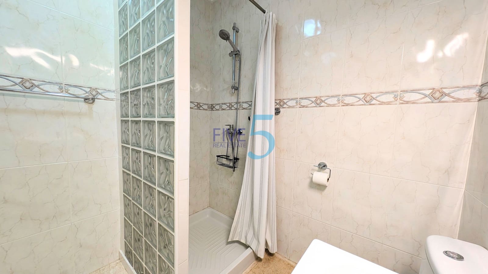 3 sypialnia Dom blizniak na sprzedaż w Ciudad Quesada z basenem - 285 000 € (Ref: 9966957)