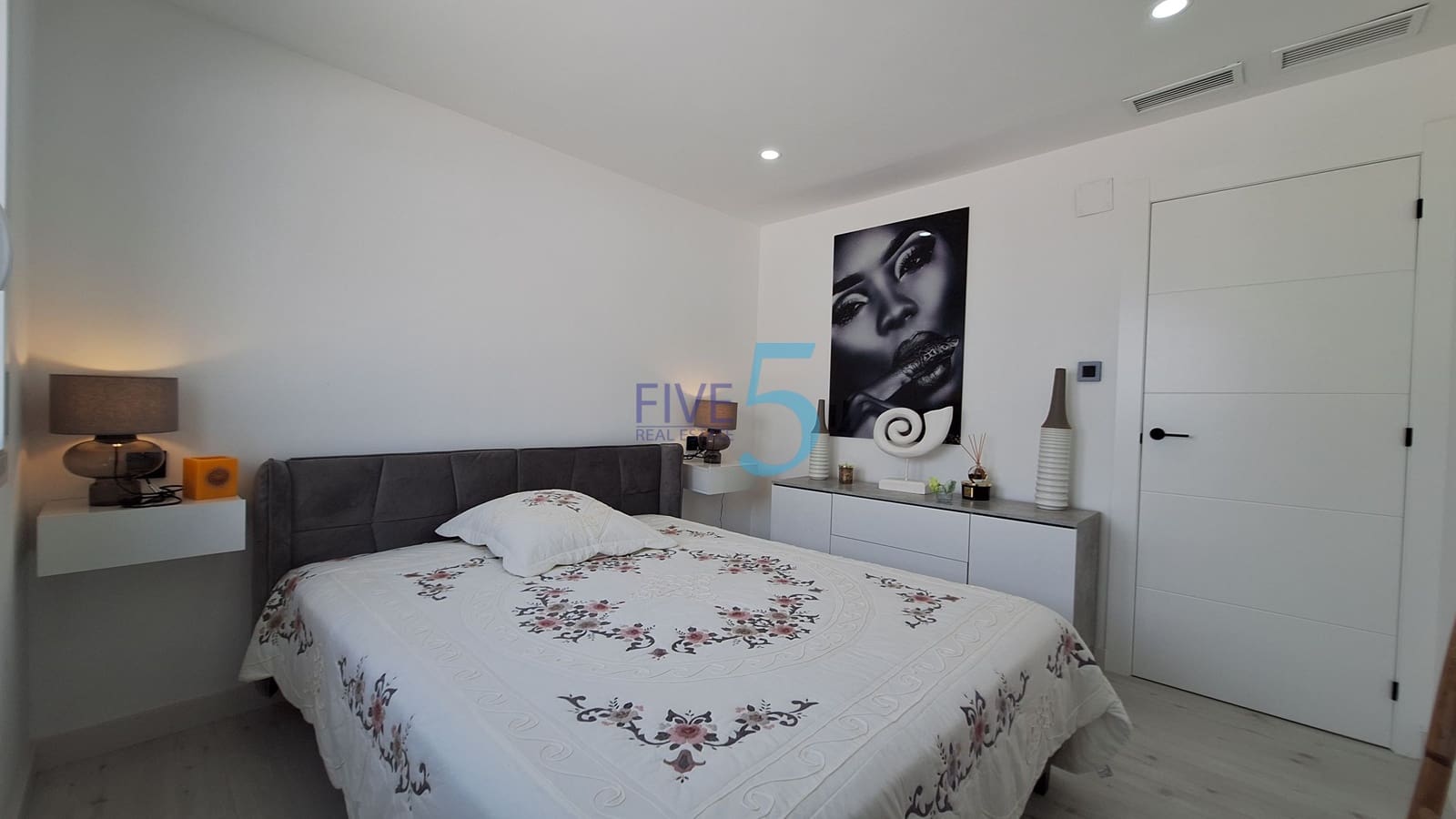 3 bedroom Villa for sale in San Fulgencio with pool garage - € 499,000 (Ref: 9969039)