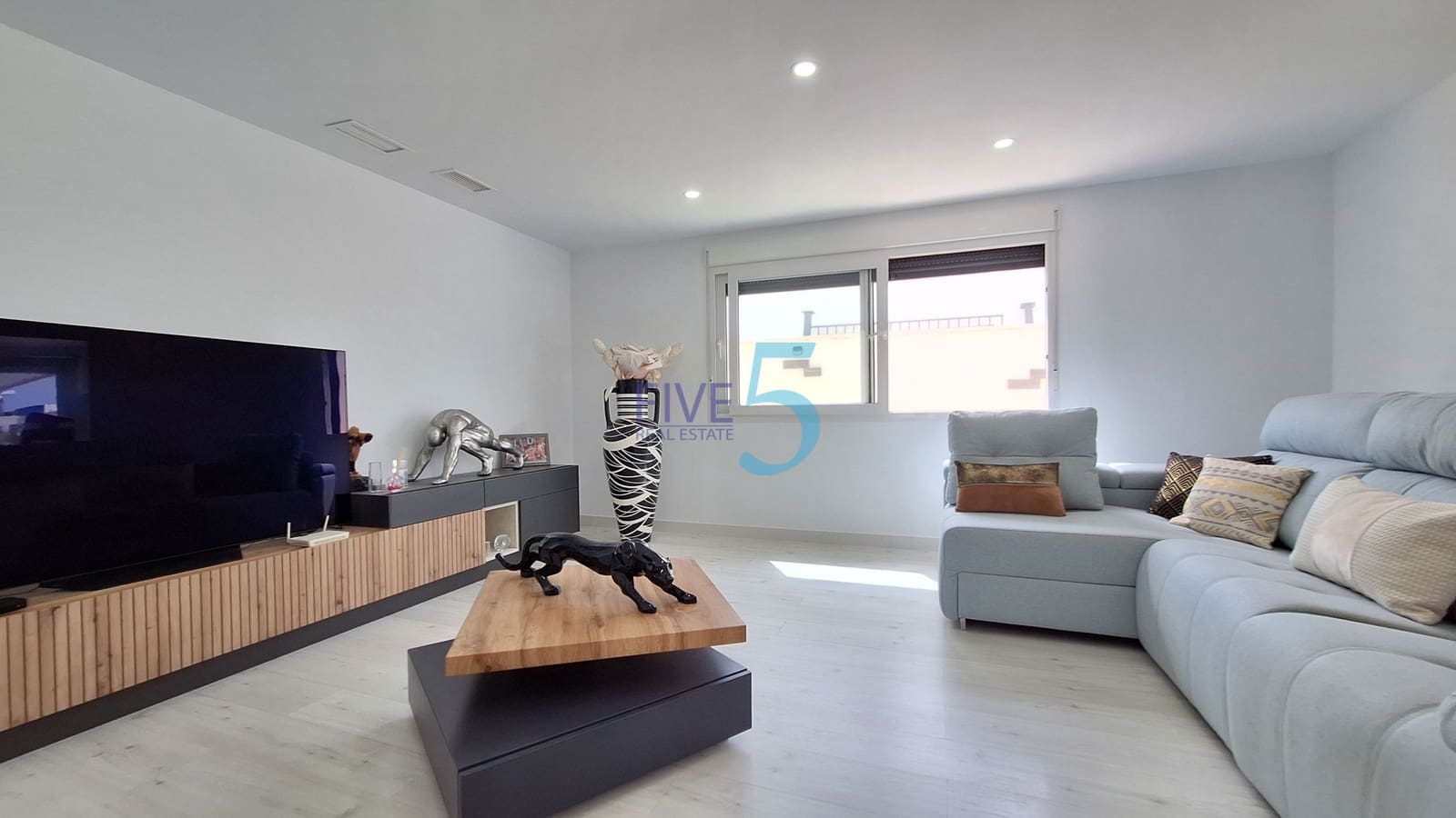3 bedroom Villa for sale in San Fulgencio with pool garage - € 499,000 (Ref: 9969039)