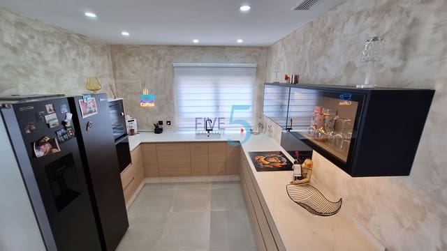 3 soverom Villa til salgs i San Fulgencio med svømmebasseng garasje - € 499 000 (Ref: 9969039)