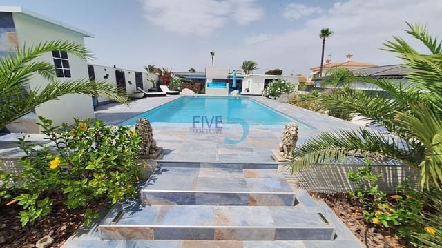 3 soverom Villa til salgs i San Fulgencio med svømmebasseng garasje - € 499 000 (Ref: 9969039)