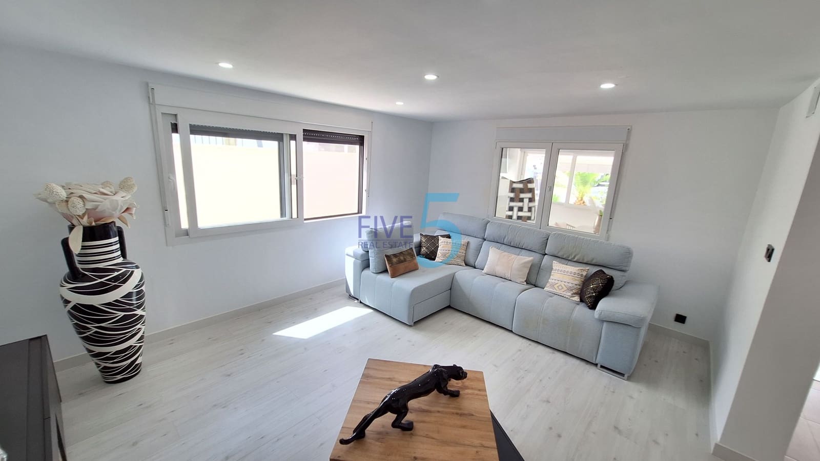 3 bedroom Villa for sale in San Fulgencio with pool garage - € 499,000 (Ref: 9969039)