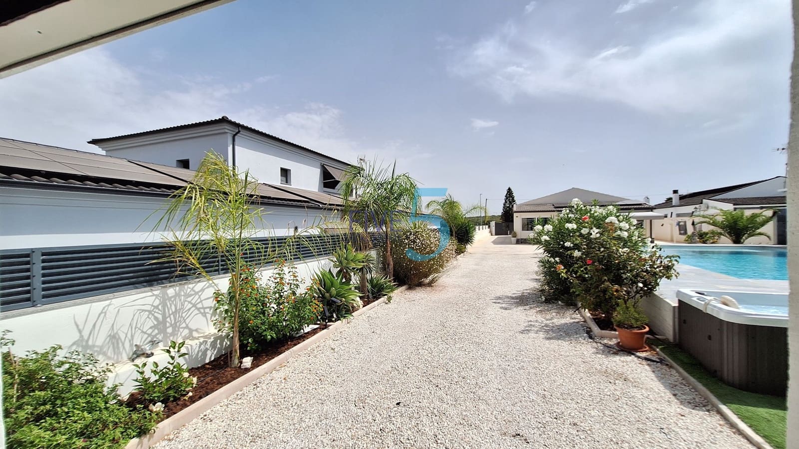 3 bedroom Villa for sale in San Fulgencio with pool garage - € 499,000 (Ref: 9969039)