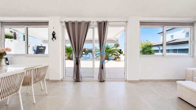 3 soverom Villa til salgs i San Fulgencio med svømmebasseng garasje - € 499 000 (Ref: 9969039)